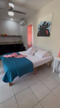 Cuisine au fond de la chambre