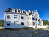 Hotel front.