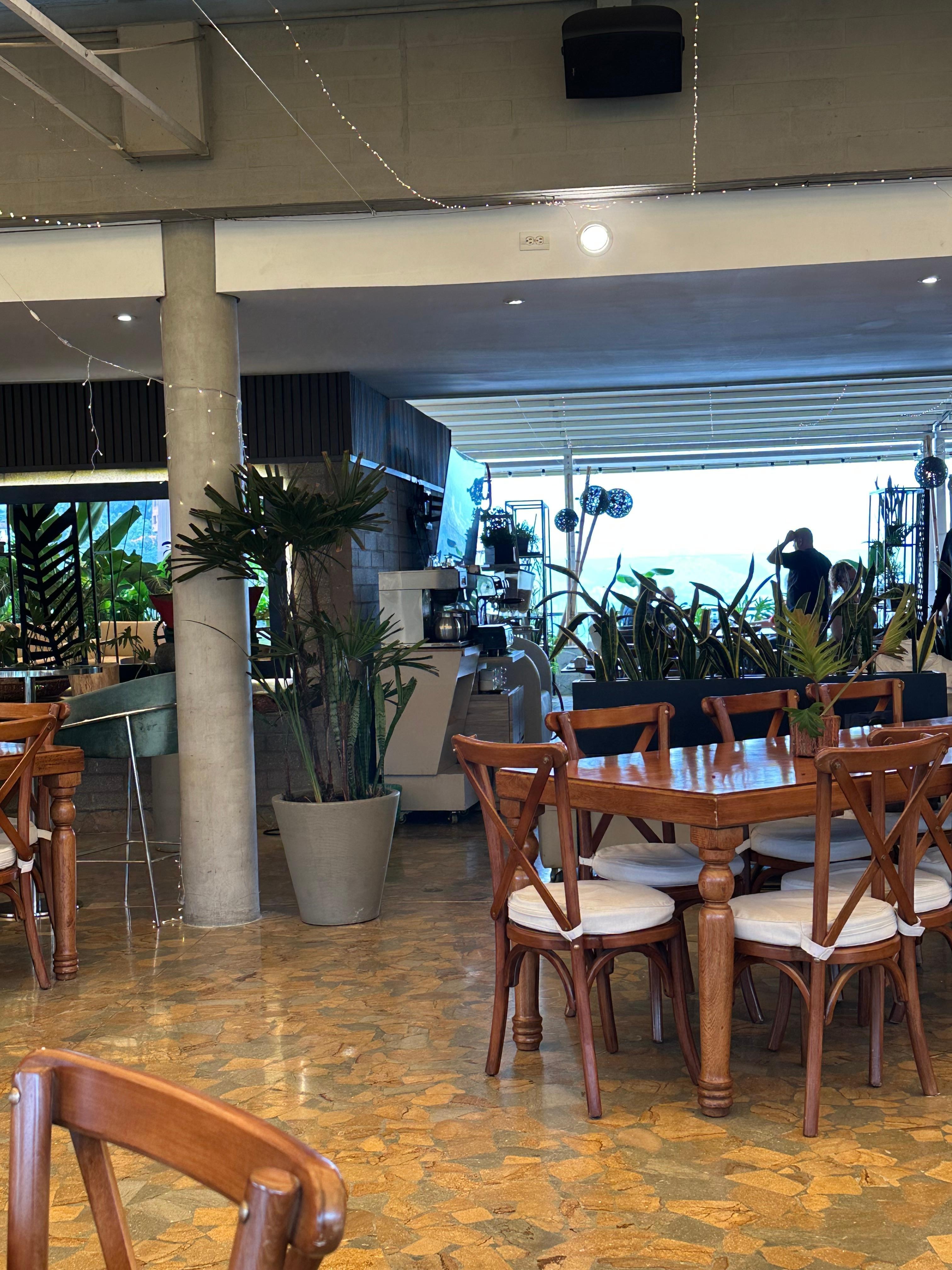 Beautiful restaurant and the breakfast was excellent!!!