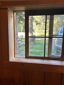 Front window no screen
no way to keep out mosquitos
