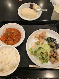 朝食メニューにあった、日替わりのチキンのトマト煮込みが美味しかったです。