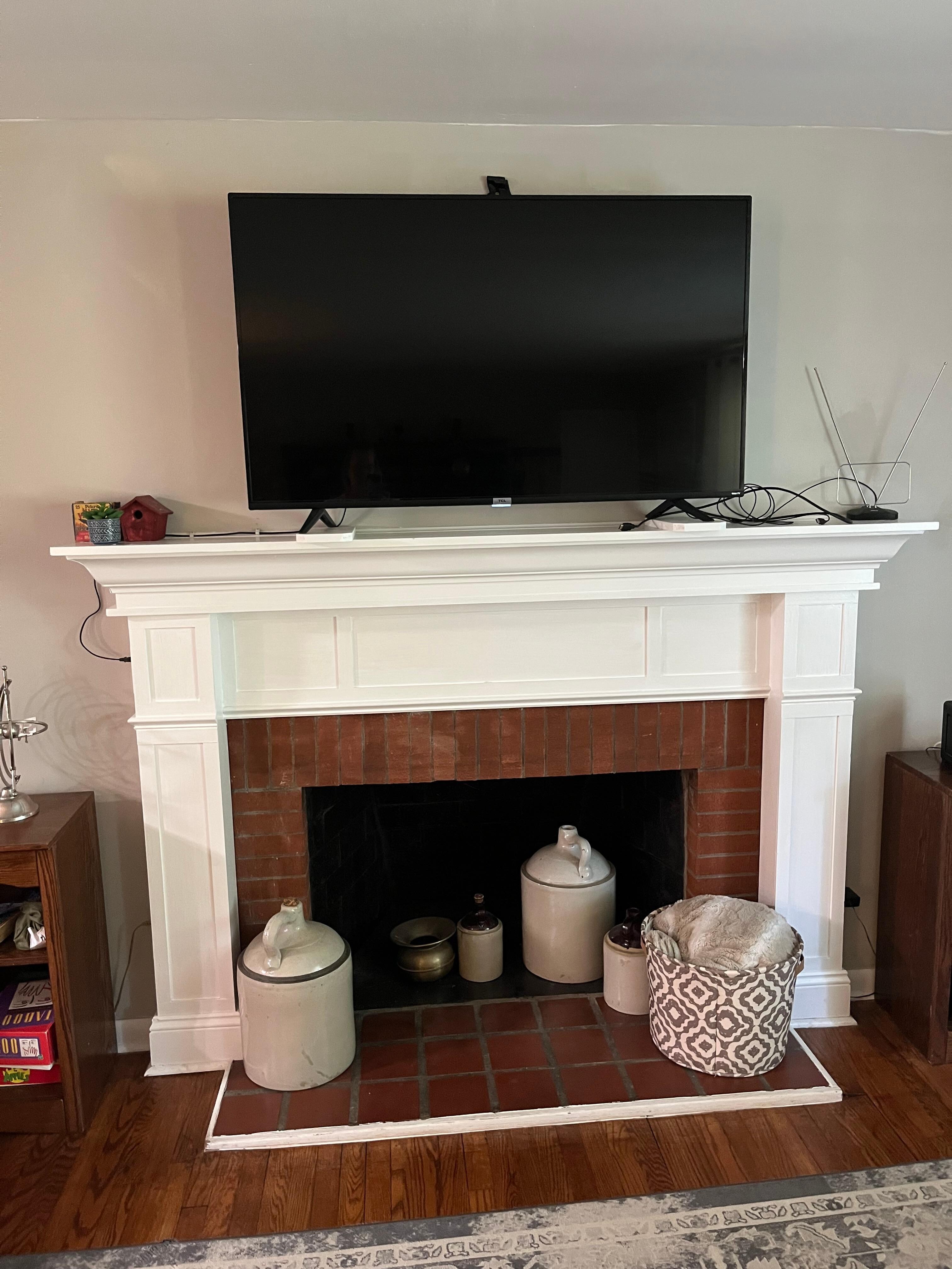 Loved this mantel feature of the living room.