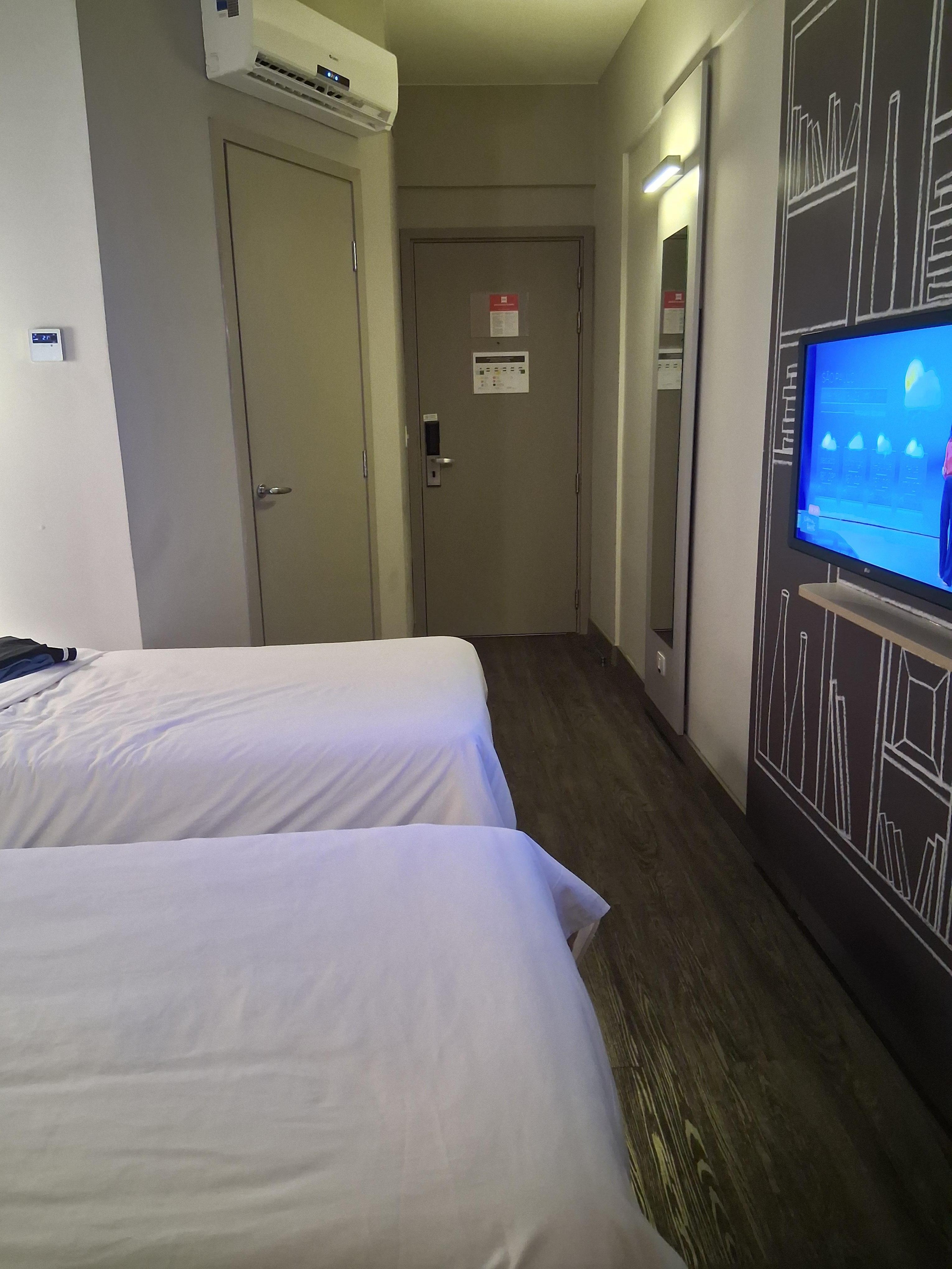 Quarto pequeno, mas mto limpo.