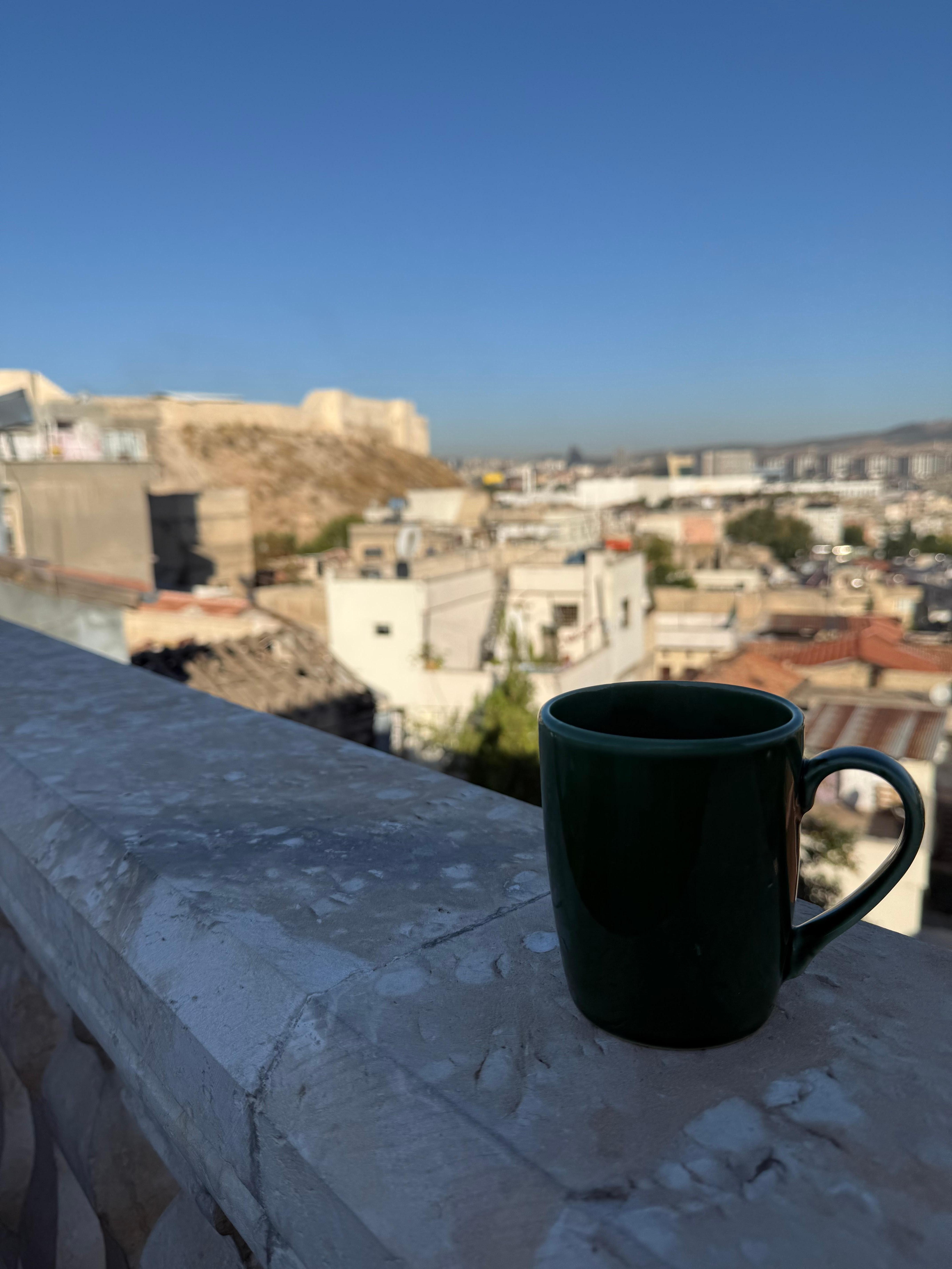 Terasse mit Blick auf die Burg