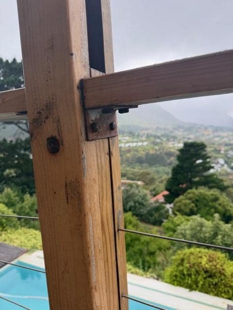 Überall rostige und scharfkantige Stellen