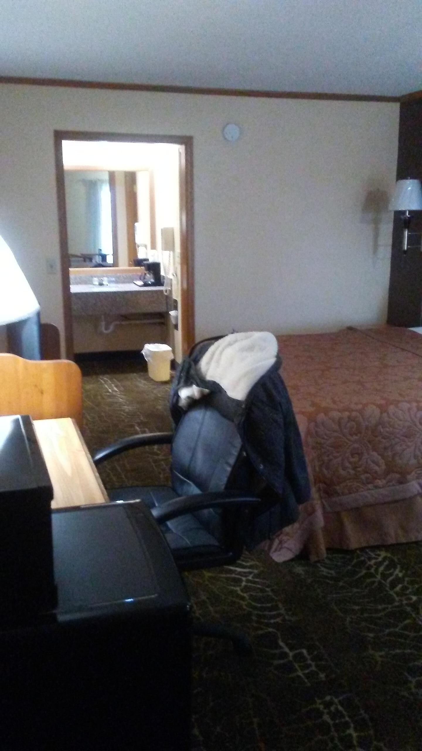 Desk and tv... With lots of channels