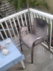 Mobili vecchi e sporchi