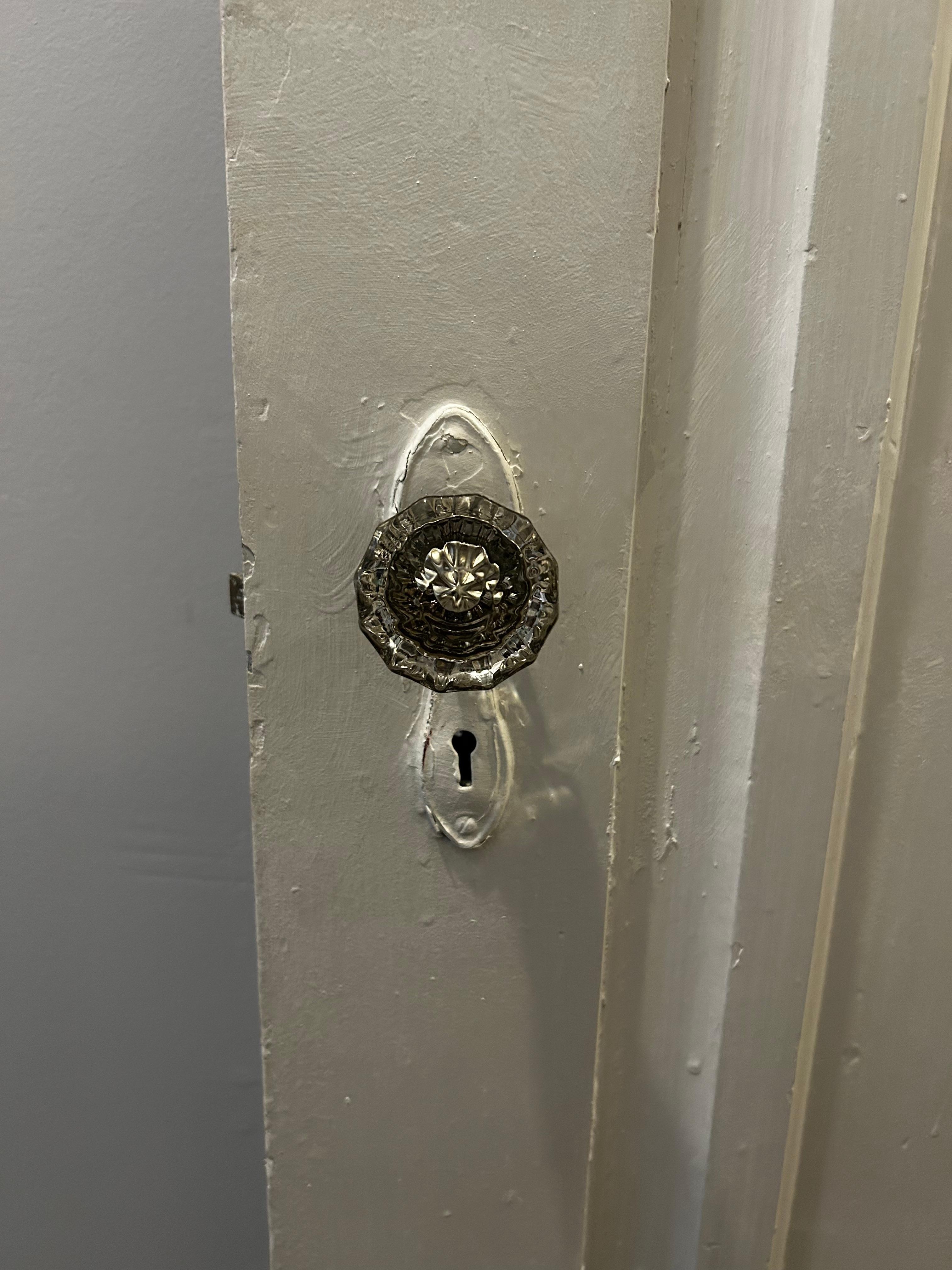 Most of the interior doors had glass knobs. 