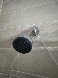 Outdated faucet, terrible pressure and dirty