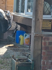 Outside clutter