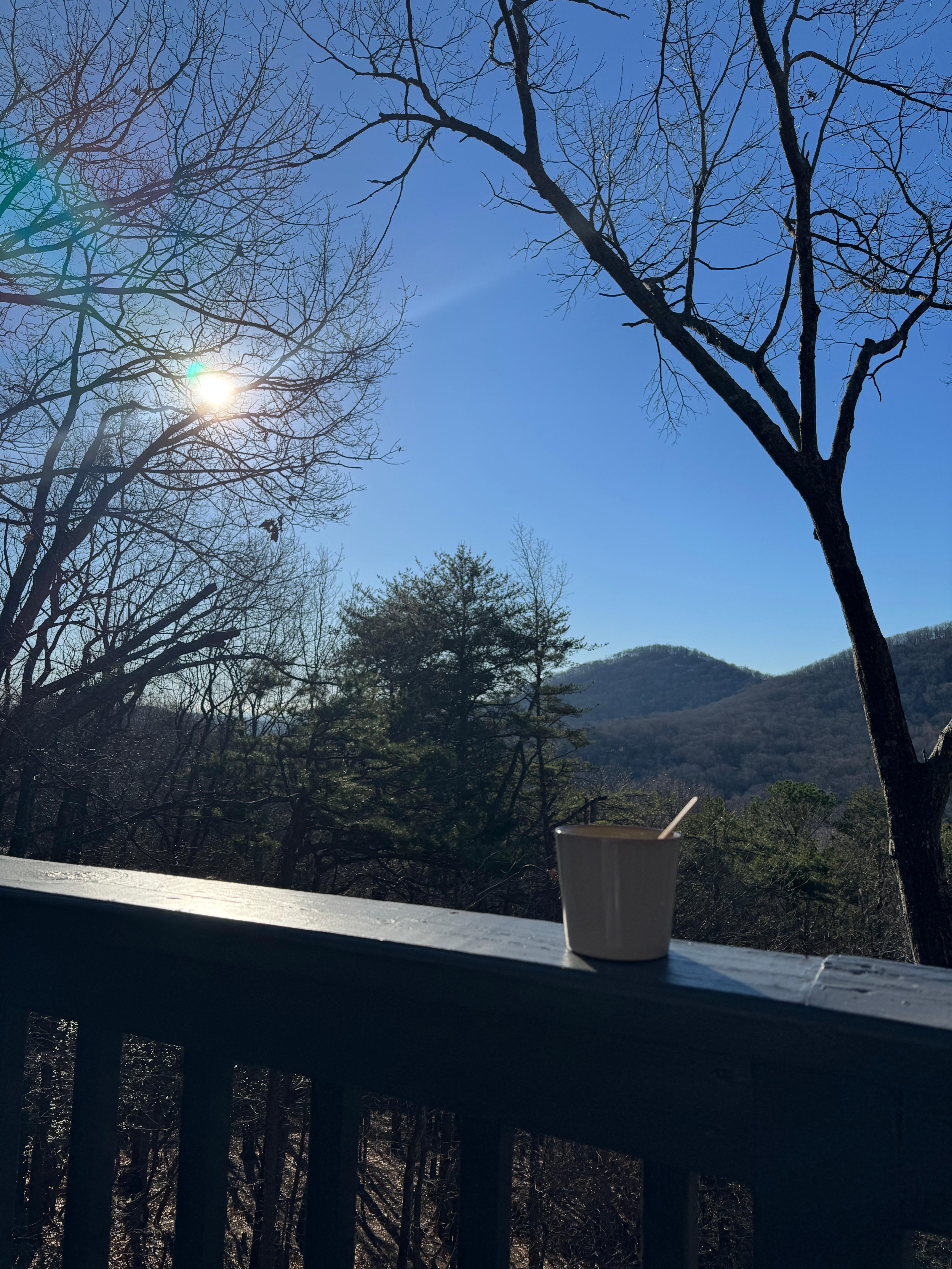 The deck is quiet and peaceful. Soak up the sun and have a drink. 