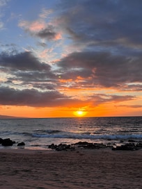 Enjoyed this beautiful sunset from Kamaole Beach just across the street.