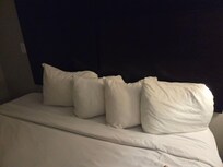 Terrible bed and linens