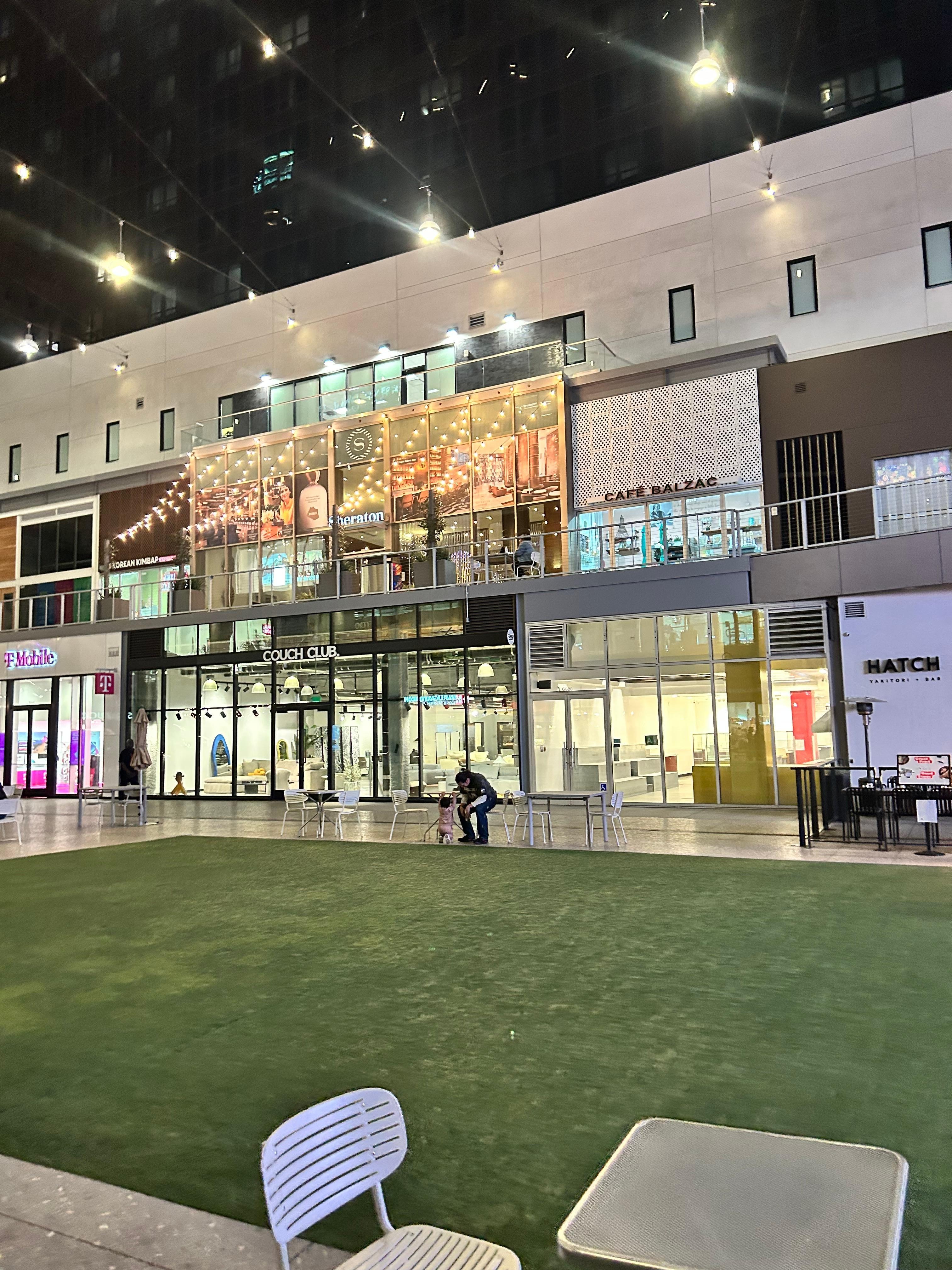 the Block and the Sheraton Enterance is to the right on the 2nd level 