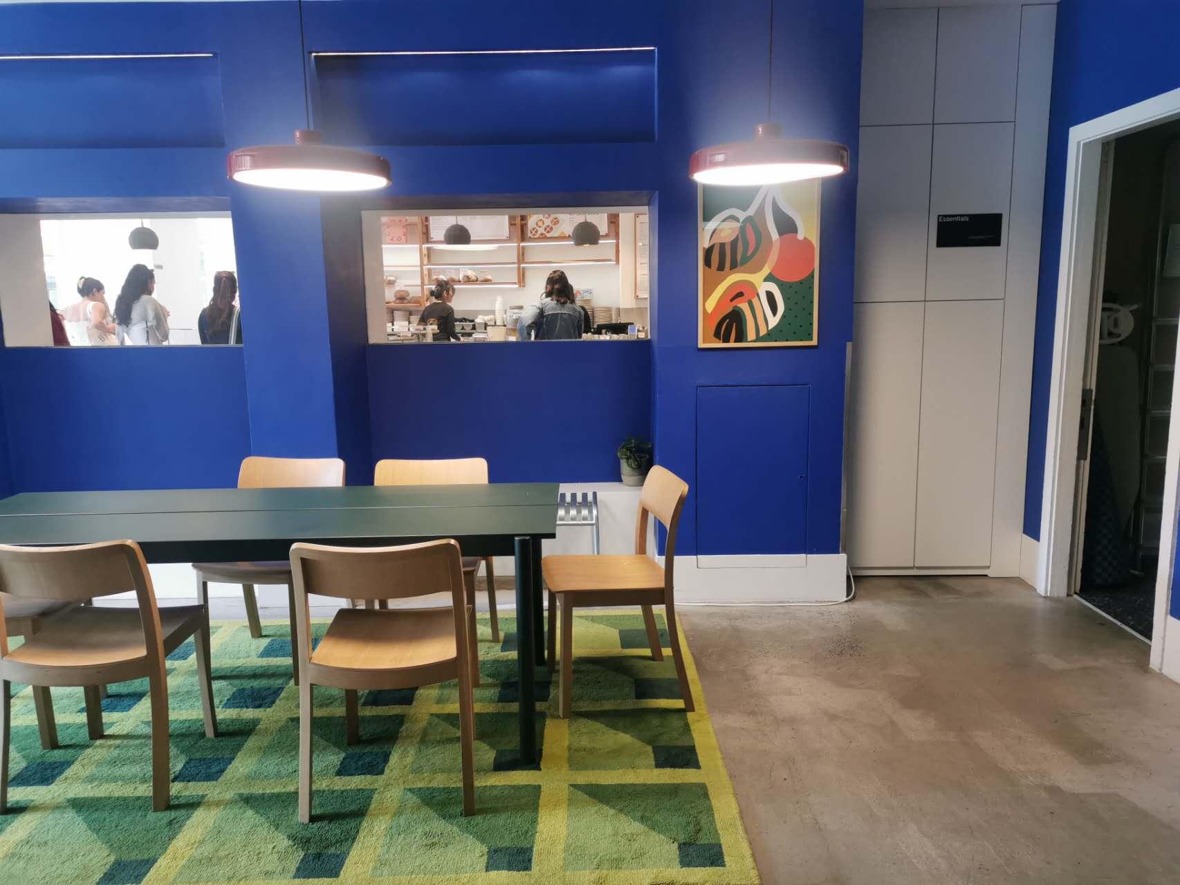 Lobby with great relaxing area. Coffee shop just next door.