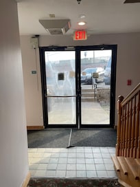 Smelly dirty entry