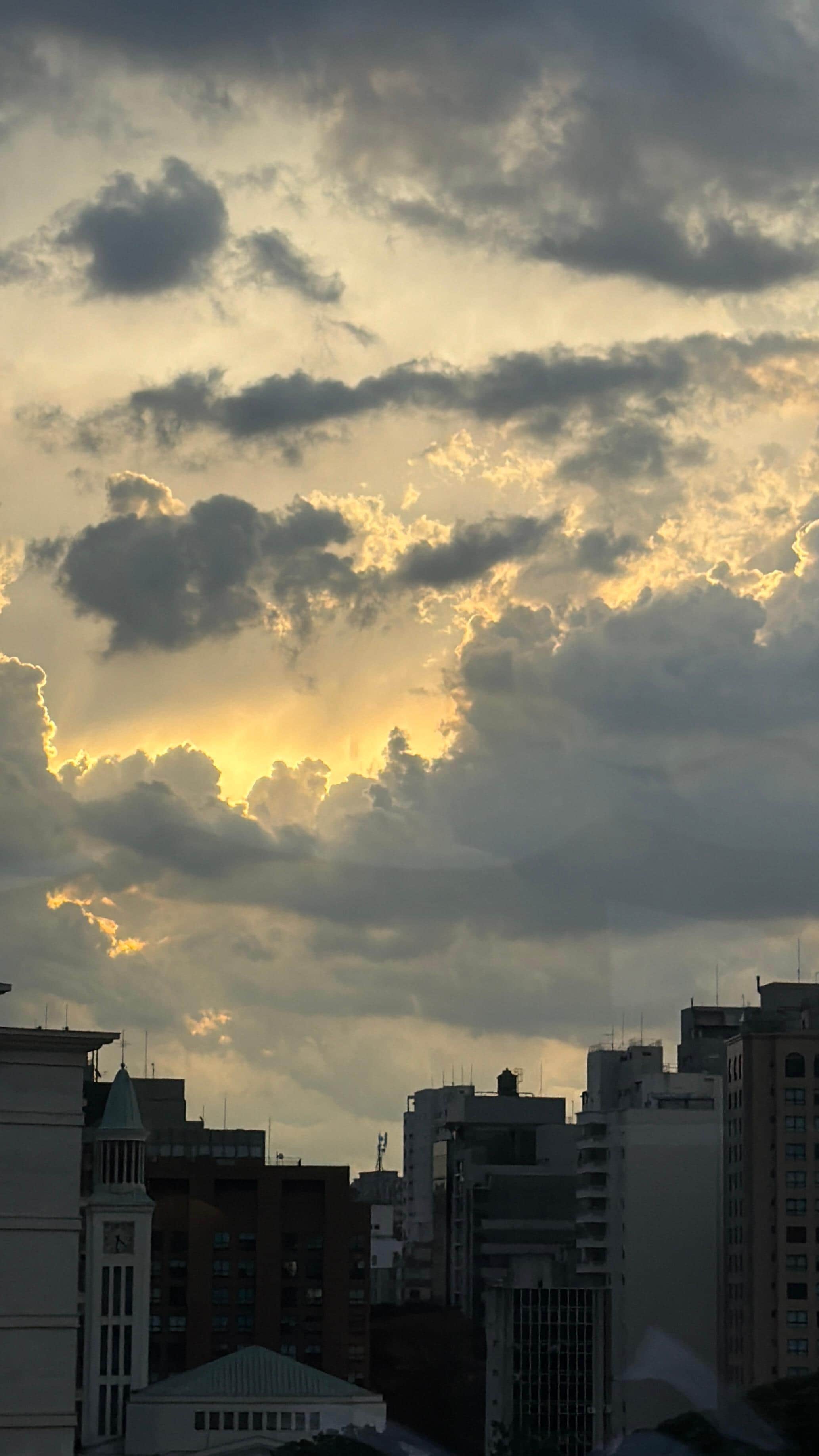 Stunning sunset at the rooftop 