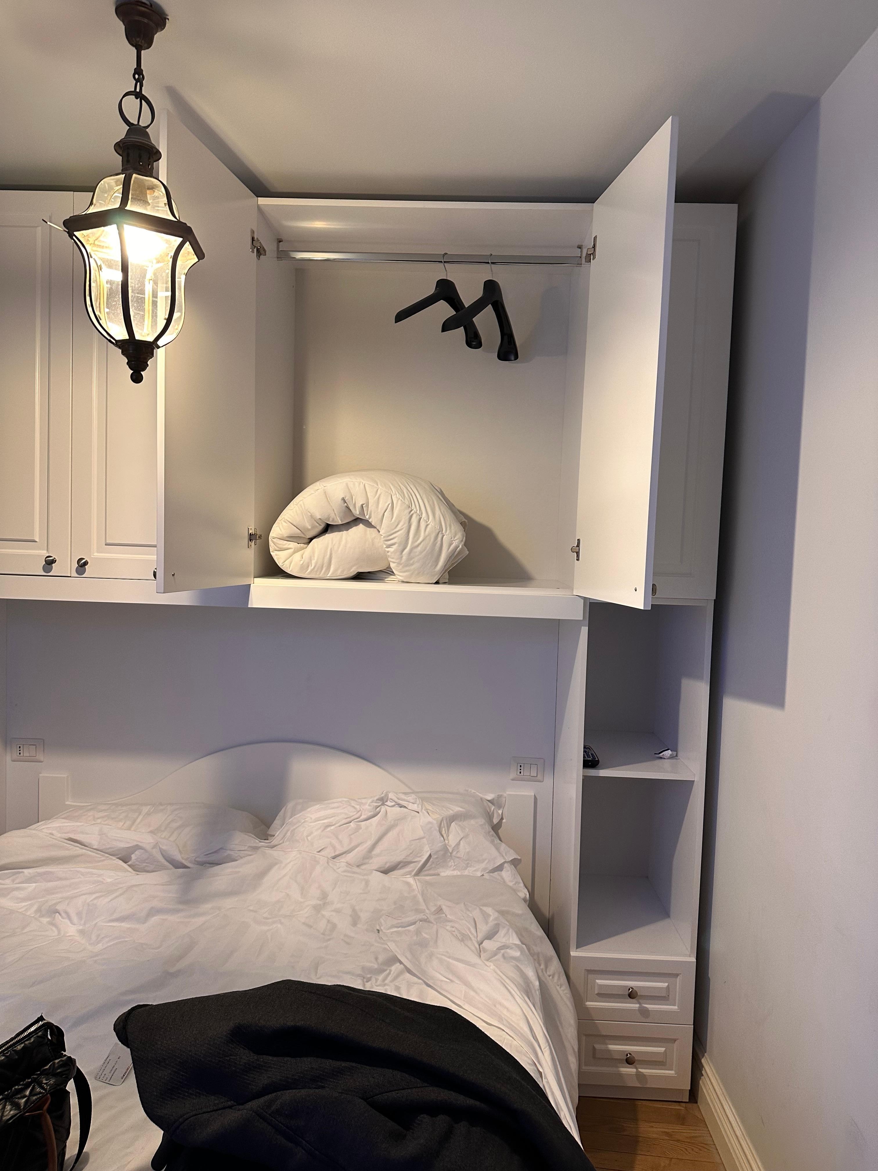 Poco práctico para guardar ropa