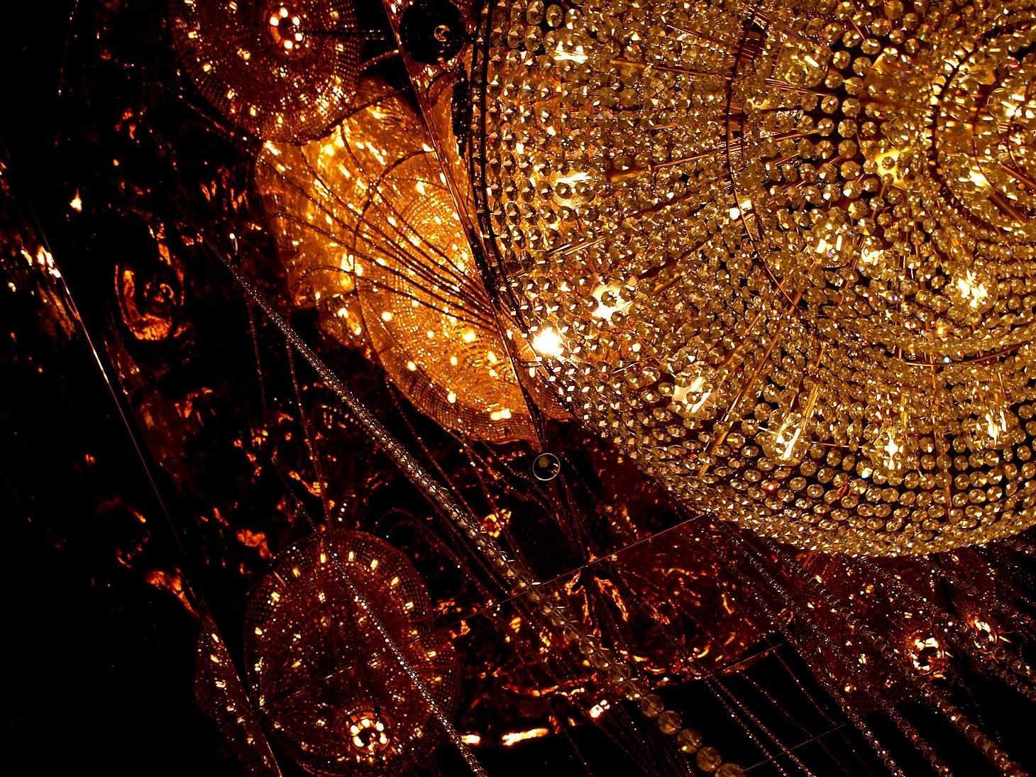 The chandelier spectacular in the lobby.