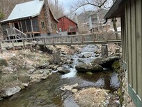 Wonderful river ambiance and view of the Smokies!