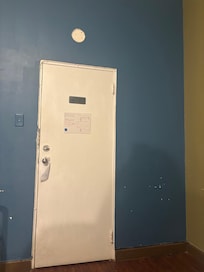 No fire alarm. Missing latch.