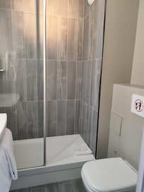 O banheiro do quarto