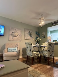 Living room/dining room