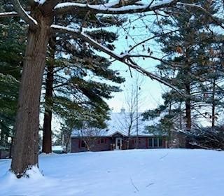 Saratoga Lake cabin snowstorm