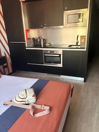 Well equipped kitchen