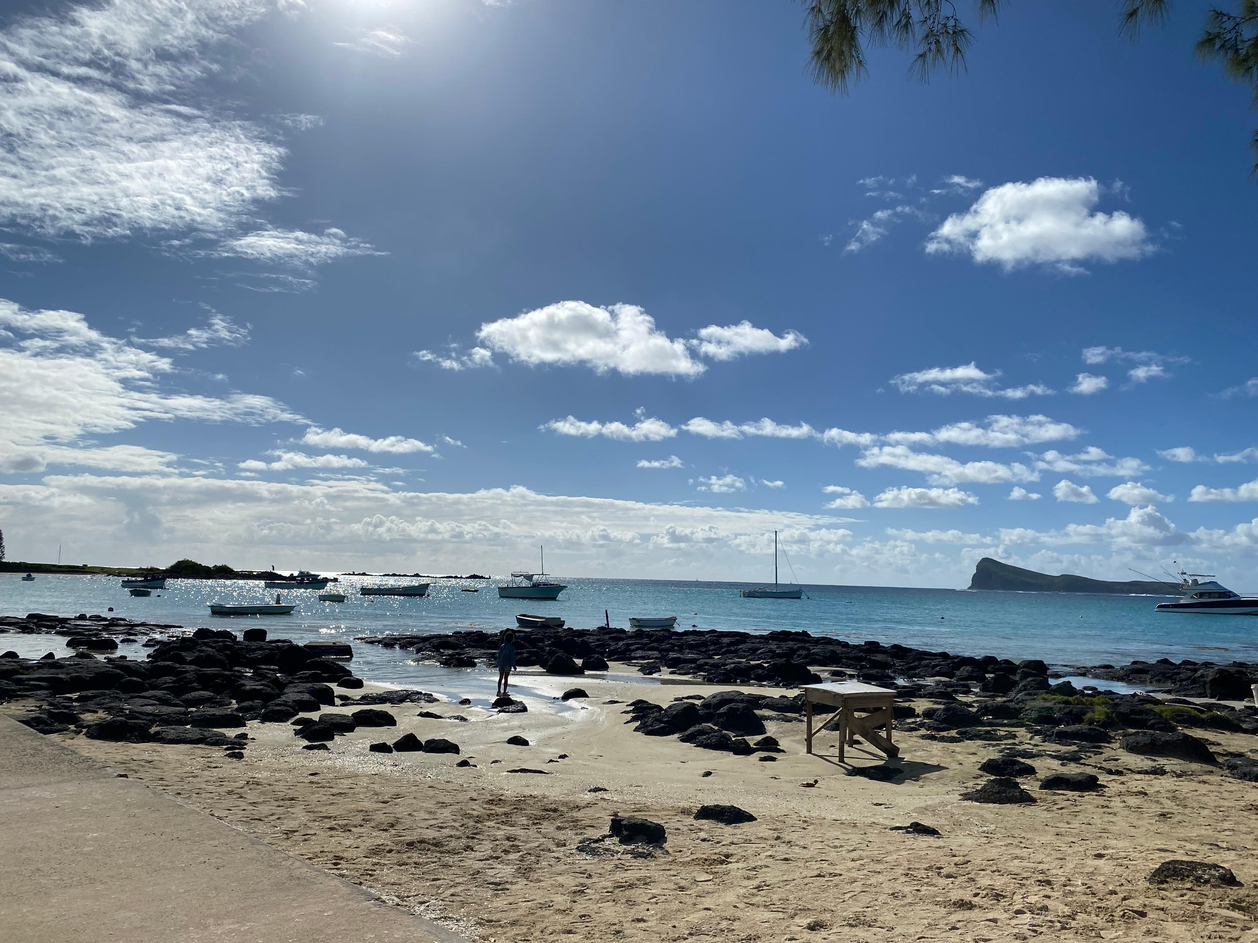 Gunners coin nearby beach