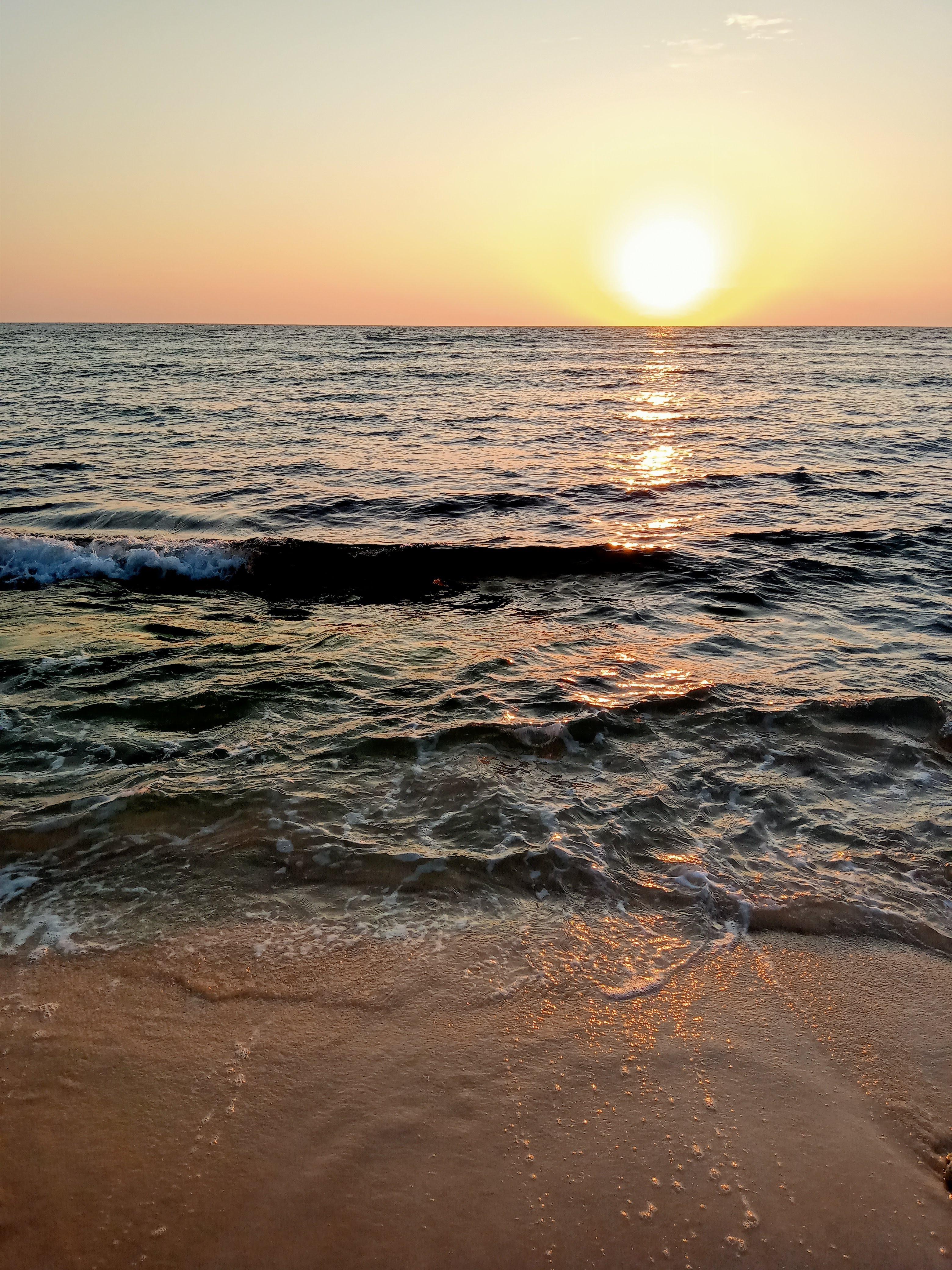 Amanecer en la Bahía de la Media Luna.