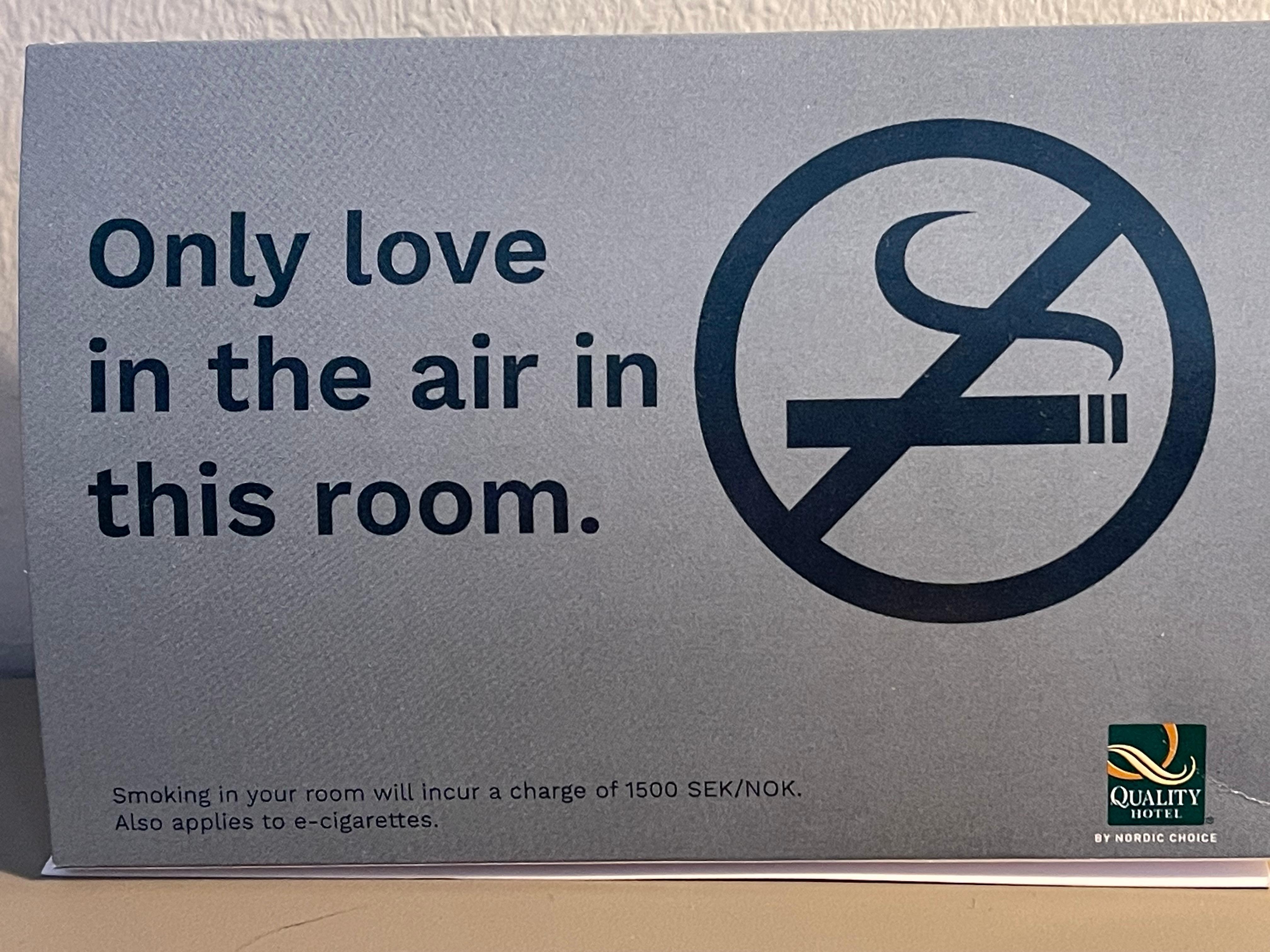 Only love is in the air - No smoking