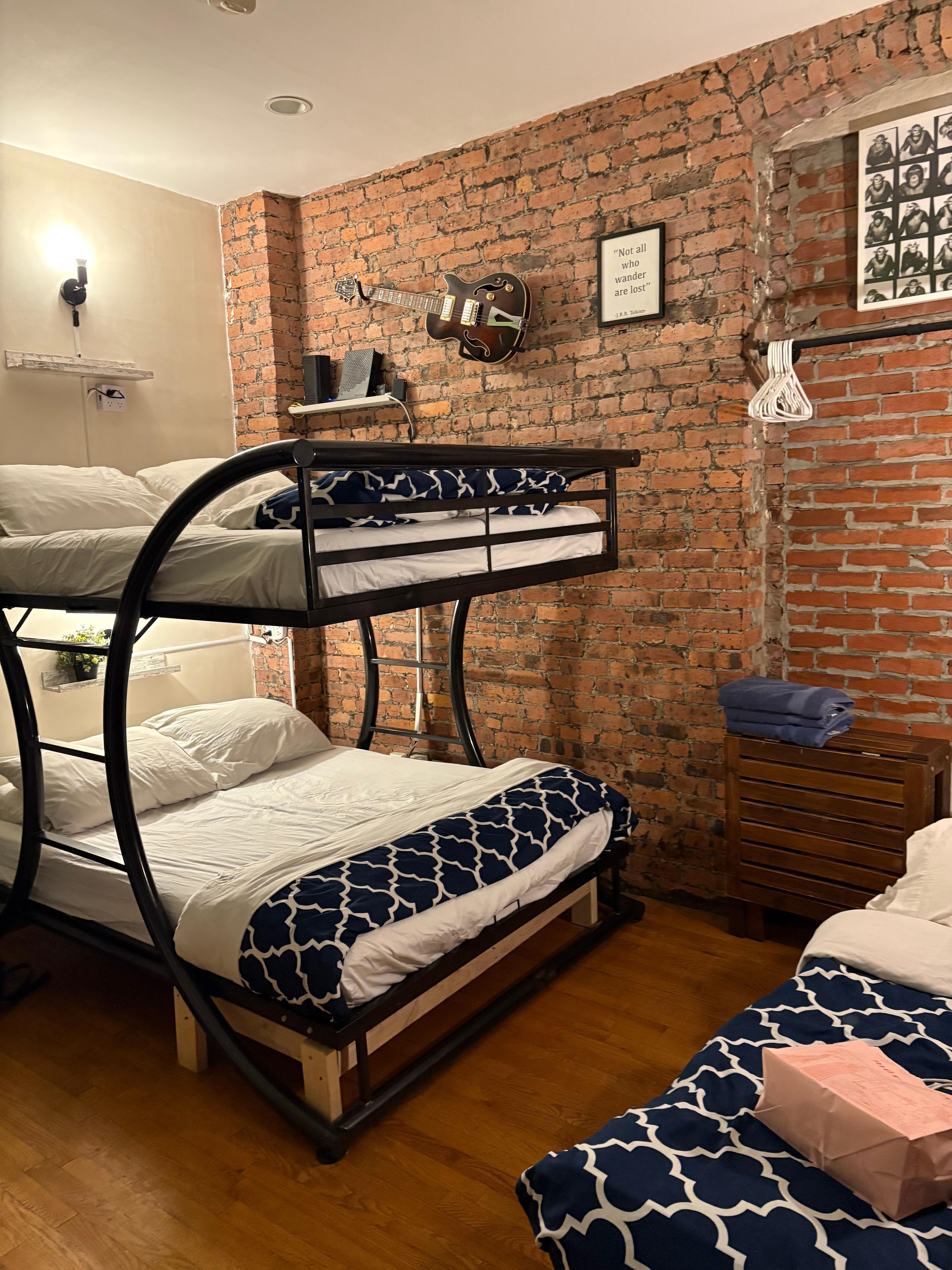 The top bunk was very noisy when she moved in it. 