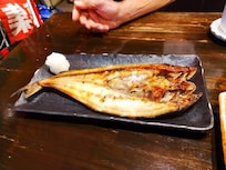 周辺に居酒屋多し、朝市にも近い。