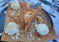 Crêperie Le Galion à 15 minutes à pied du logement.