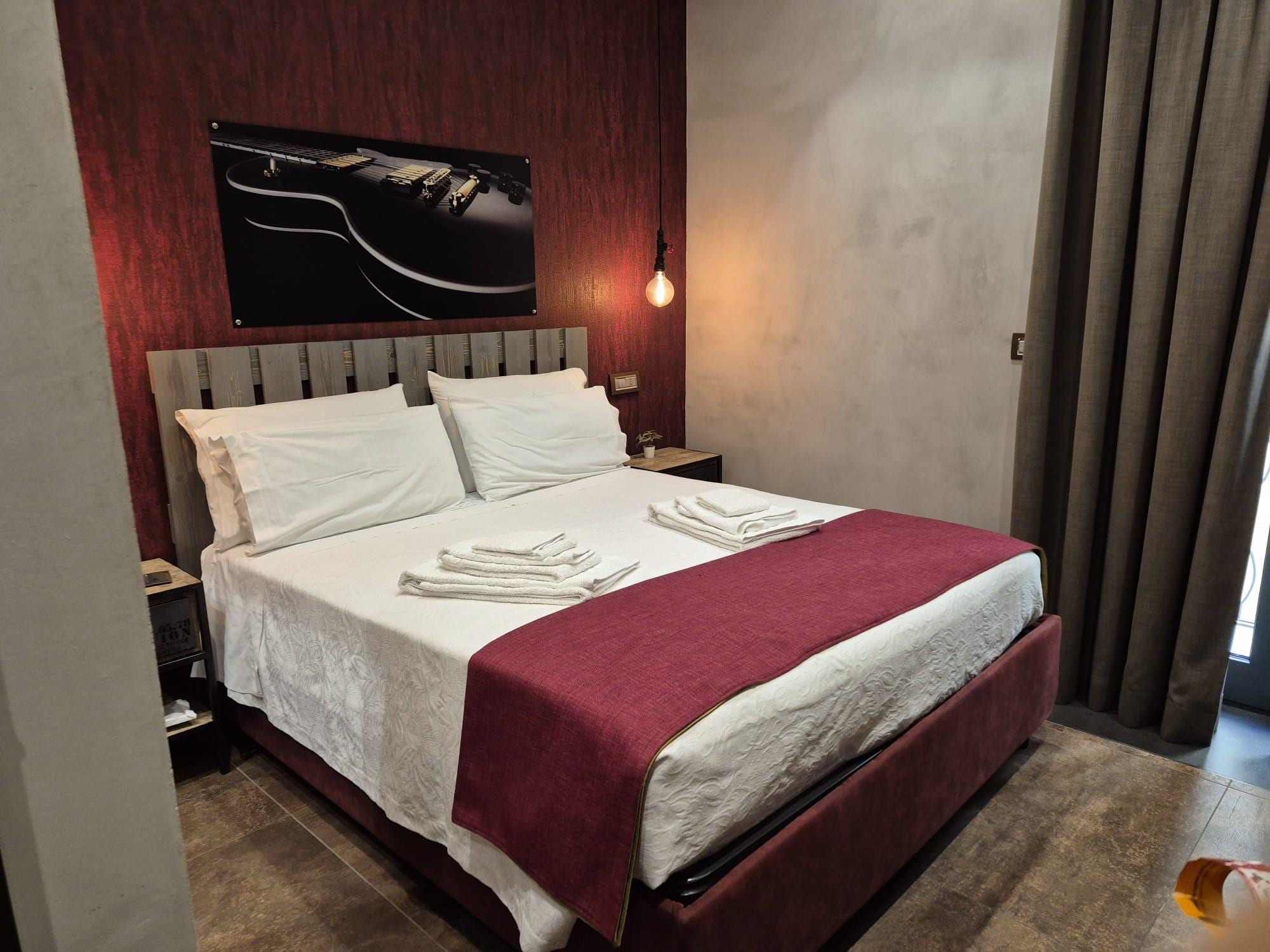 hard to see but stepdown is where the curtain is