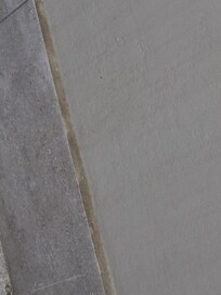 Les traîne de salle de bain avaient épais de poussière dessus comme si elle n avaient jamais été nettoyé