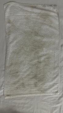 Toalha que usei para limpar o chão encardido