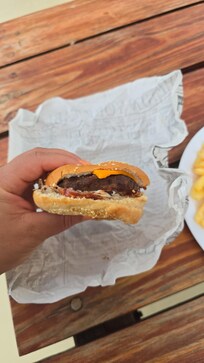 burger from the Aqua Diner..smh