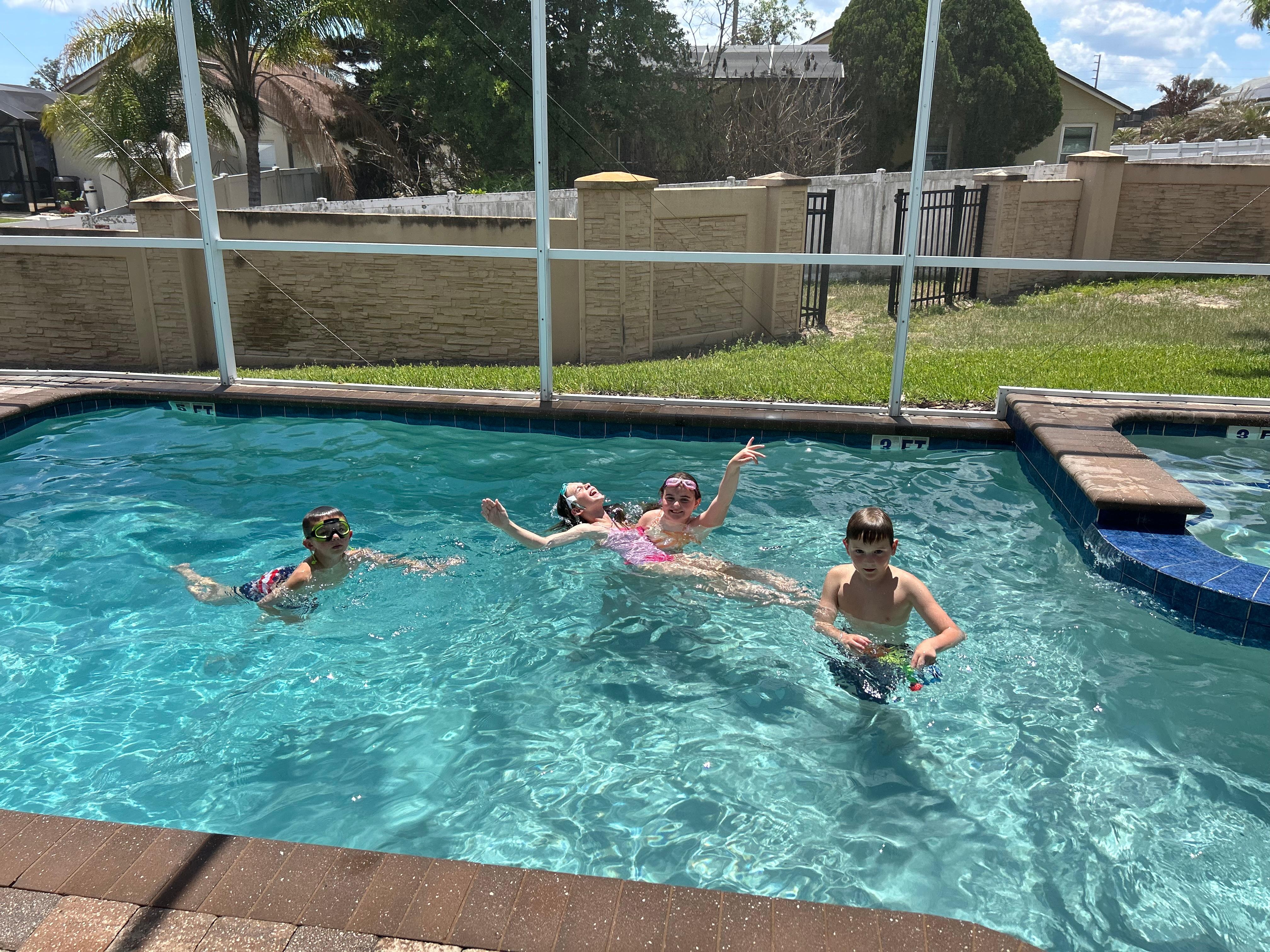 Pool
Fun