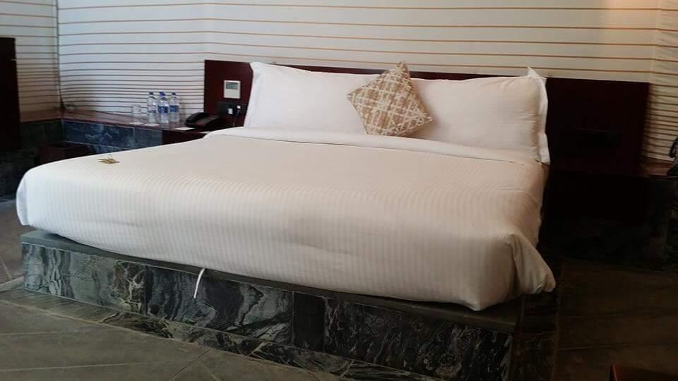 King size bed