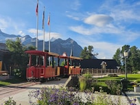 Petit train qui fait la navette gare de Riffelalp / hôtel