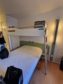 3-Bett Zimmer
