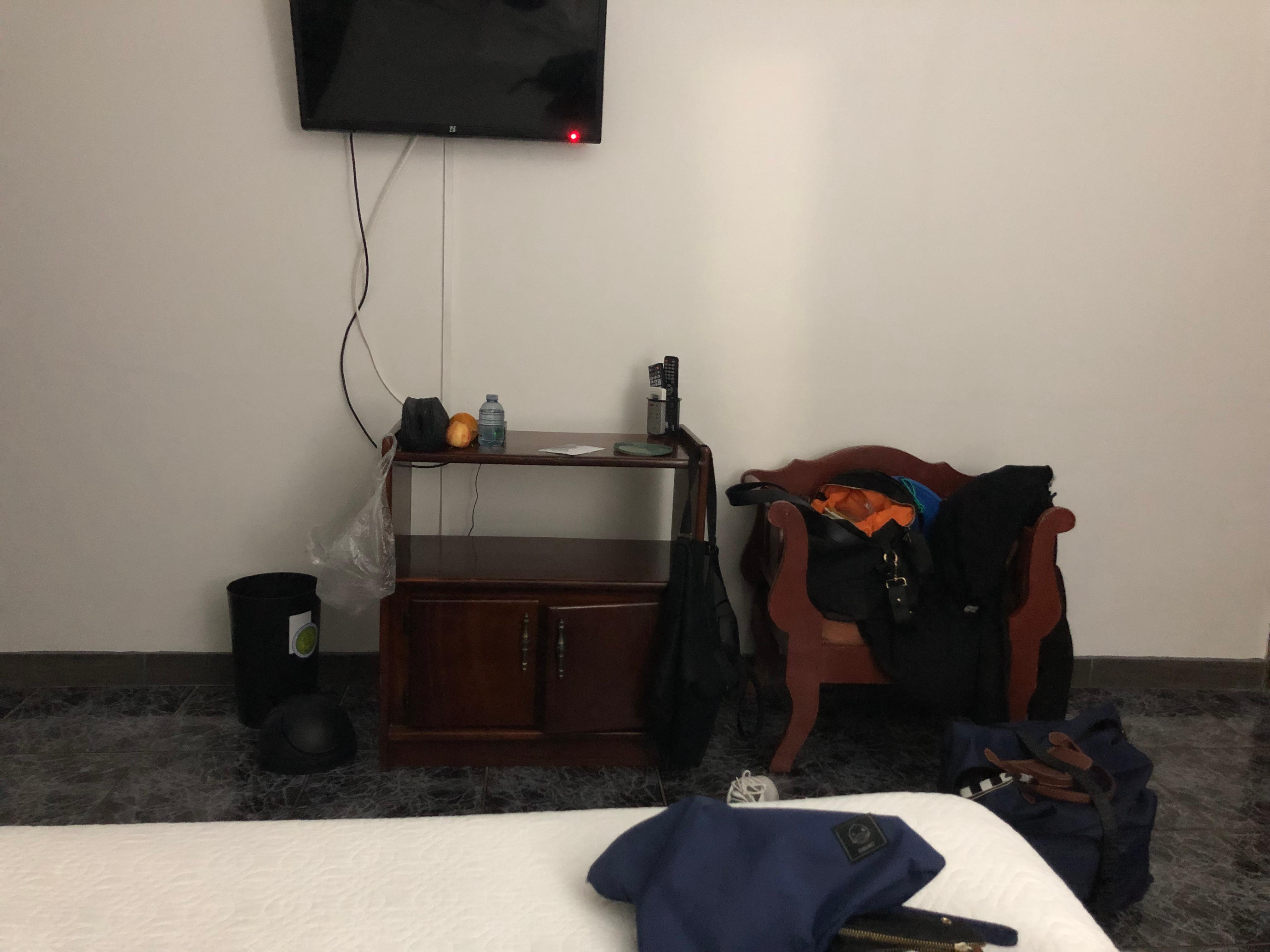 La porte bougeait tellement que j ai du la bloquer avec mon sac
Isolation phonique zero