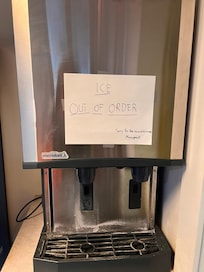 ICE MACHINE