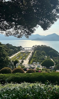 Harbour cruise to botanical garden ๐