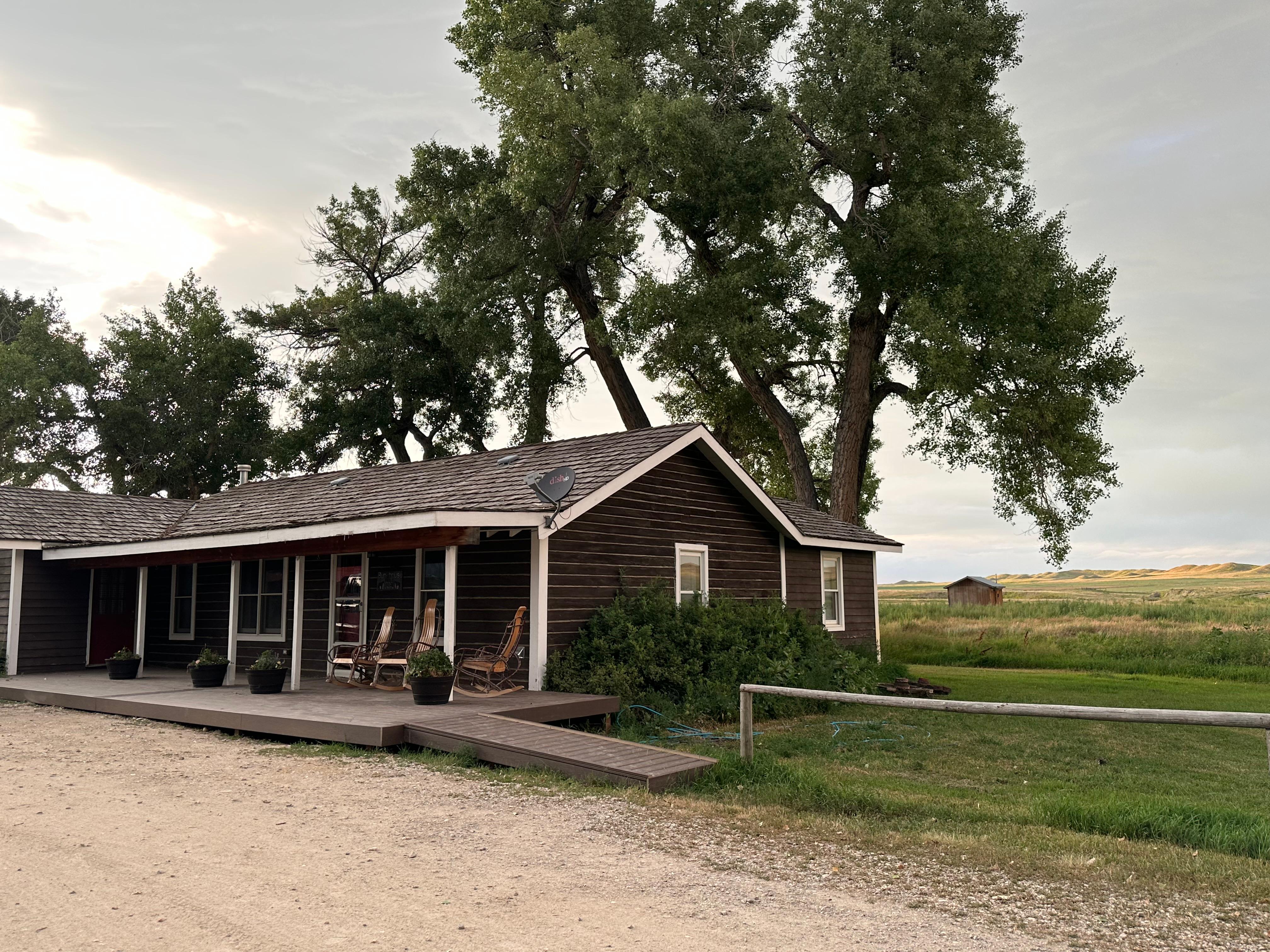 Old cowboy Bunkhouse, shared sitting room with about 5 bedrooms & baths. Great history here.