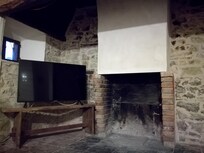 Wohnzimmer mit Fernseher