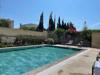 Piscine ouverte 24h/24