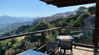 Colazione a picco su mare e monti